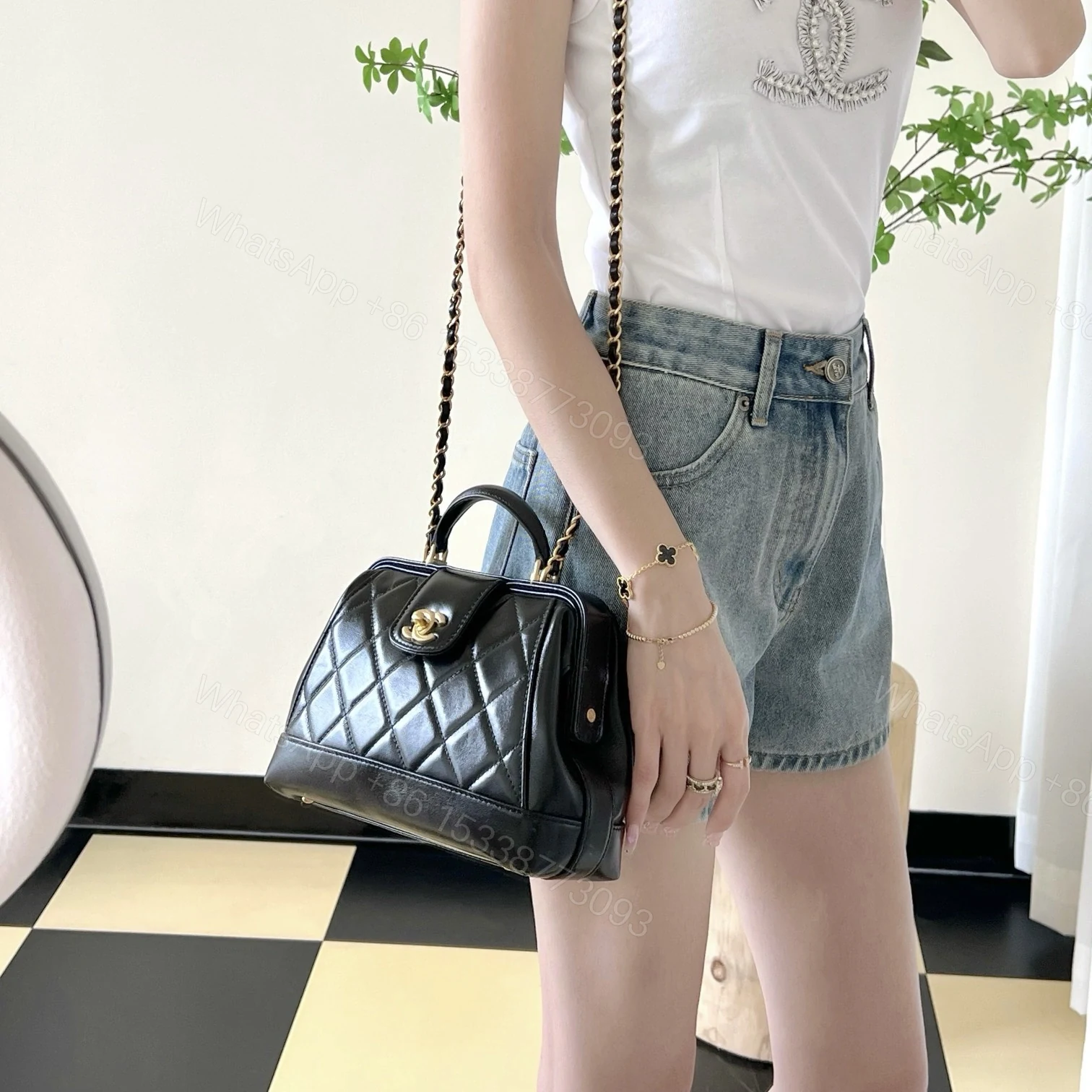 View 24 of 高仿Chanel*24A系列AS5058拋光小羊皮單肩包黑色免檢版