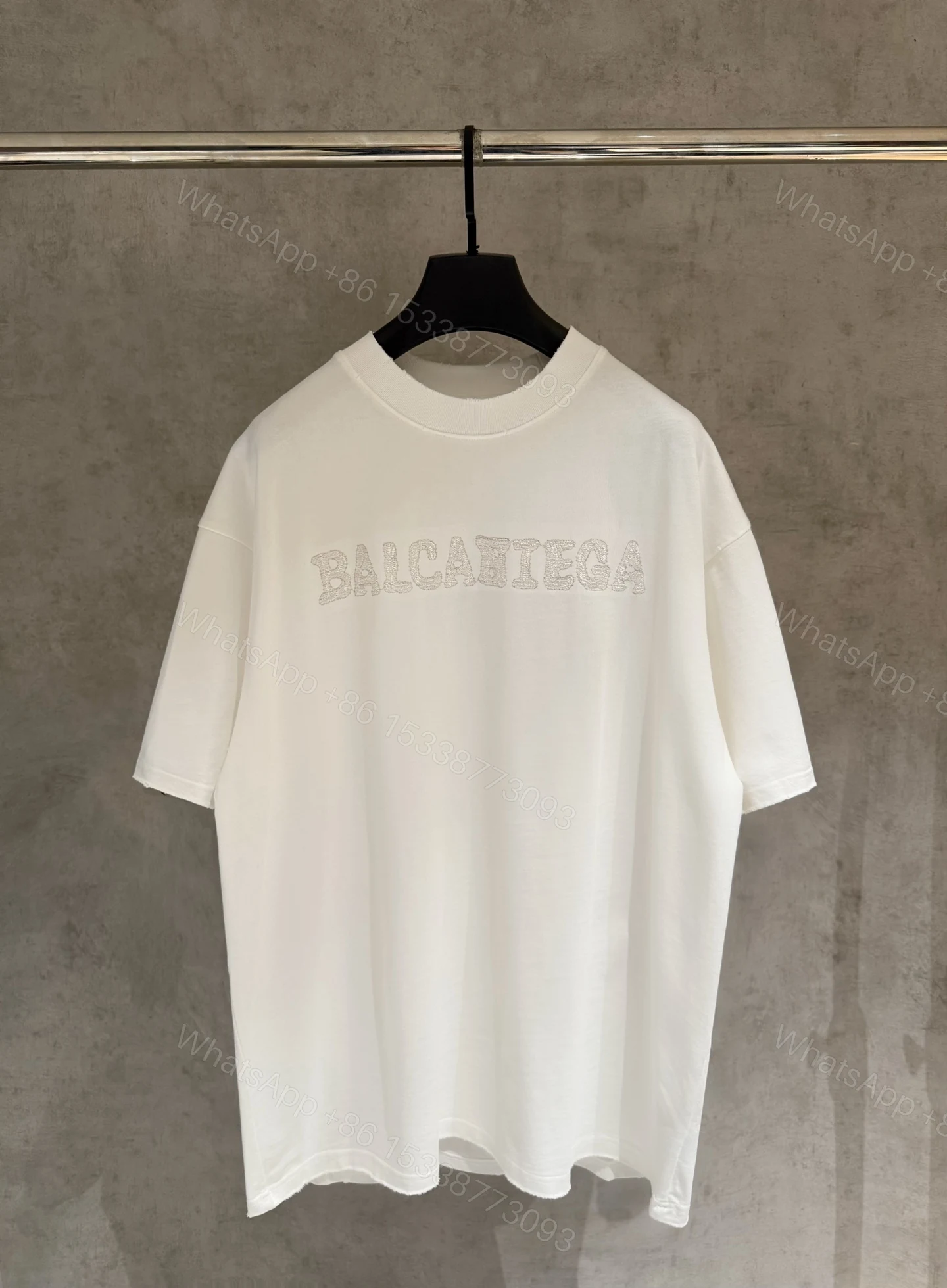 Balenciaga 高仿 男款BALCANIEGA字母短袖T恤 簡約潮流款 — view 1