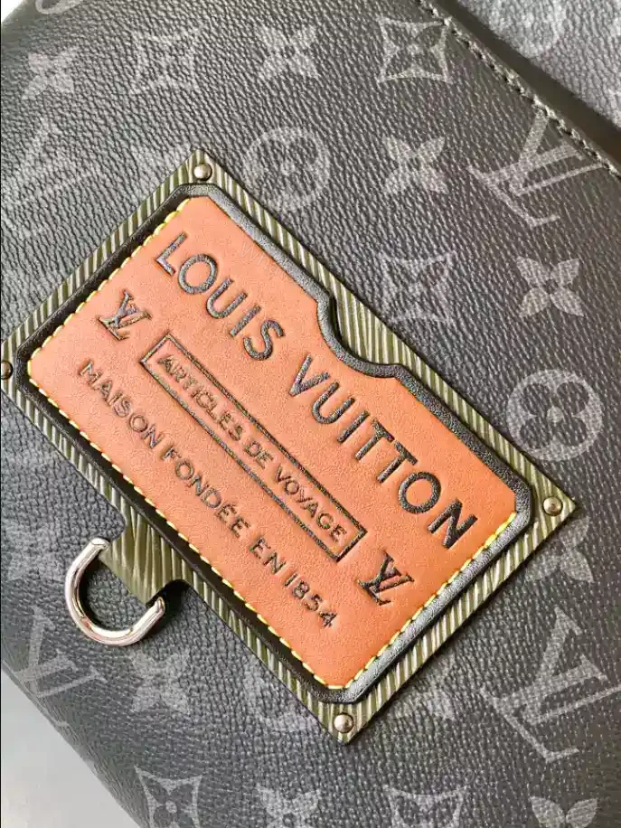 View 3 of LOUIS VUITTON DISCOVERY BACKPACK – LBV381