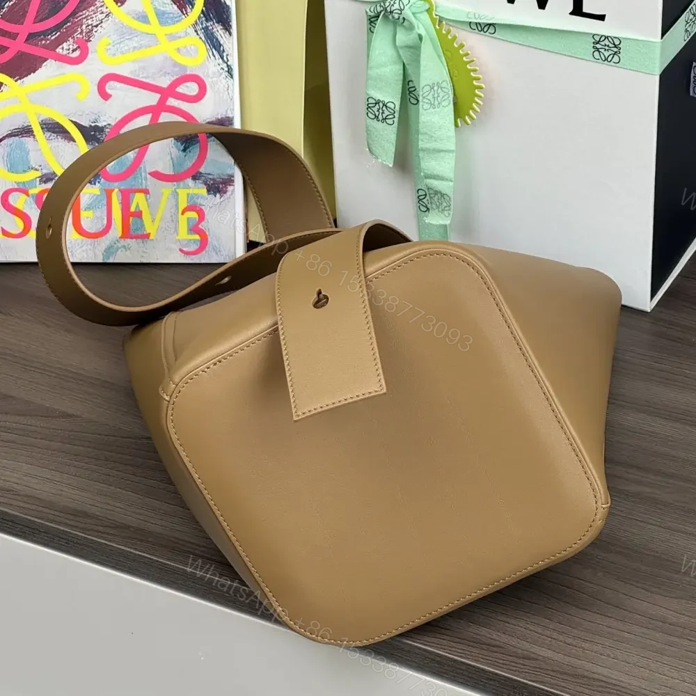 View 5 of 高仿Loewe*Bucket系列3980水桶包橡木棕色中號免檢版
