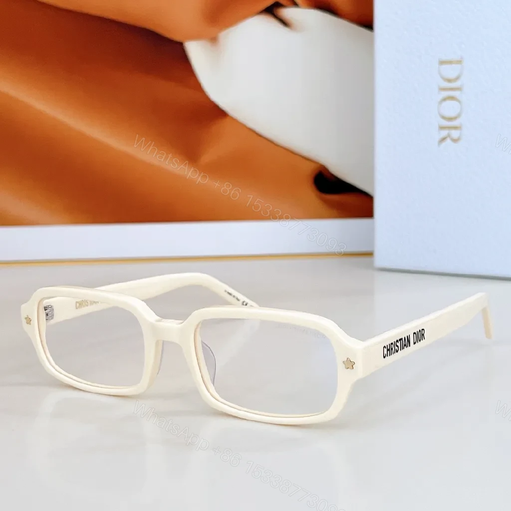 View 4 of Bold Black Acetate Sunglasses – Modern Rectangular, Subtle Luxe