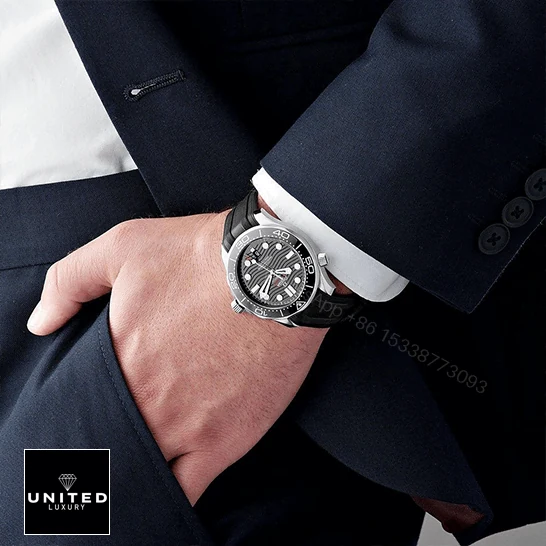 View 7 of Omega Seamaster Master Replica