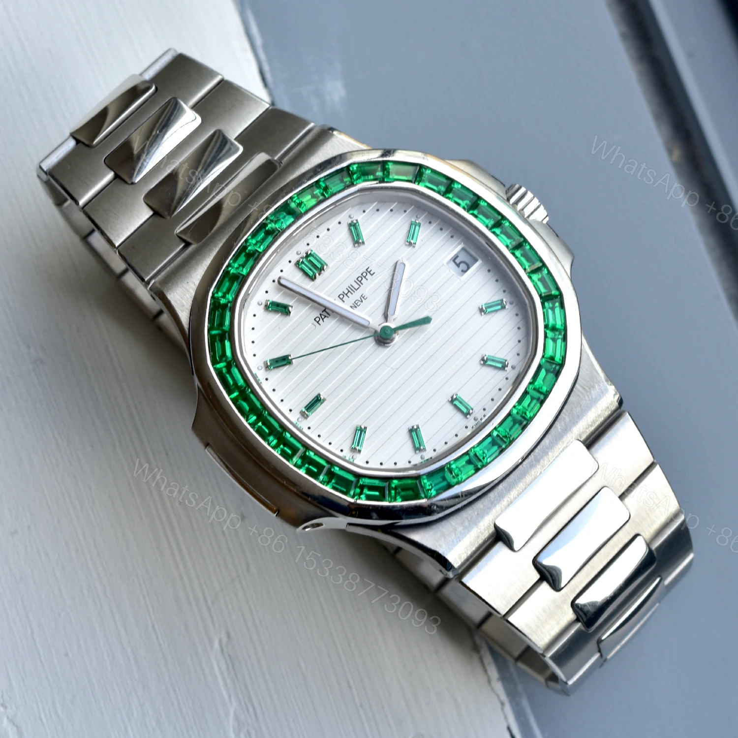Emerald Bezel 5711 Super Clone — view 1