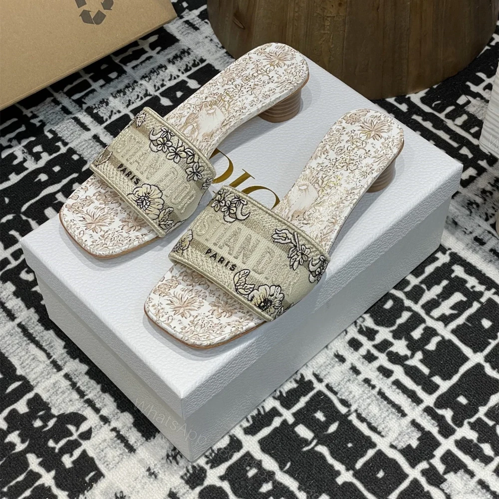 View 3 of 高仿Dior*Dway系列KCO221圓頭套腳拖鞋短踭金色印花免檢版