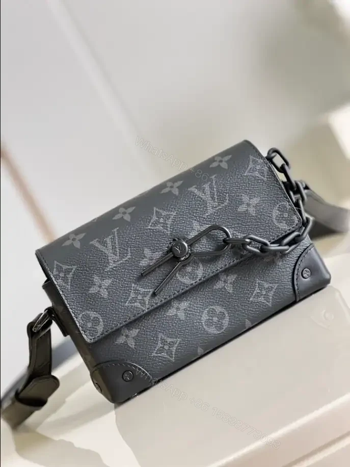 View 2 of Louis Vuitton Steamer Wearable Wallet -RRG066