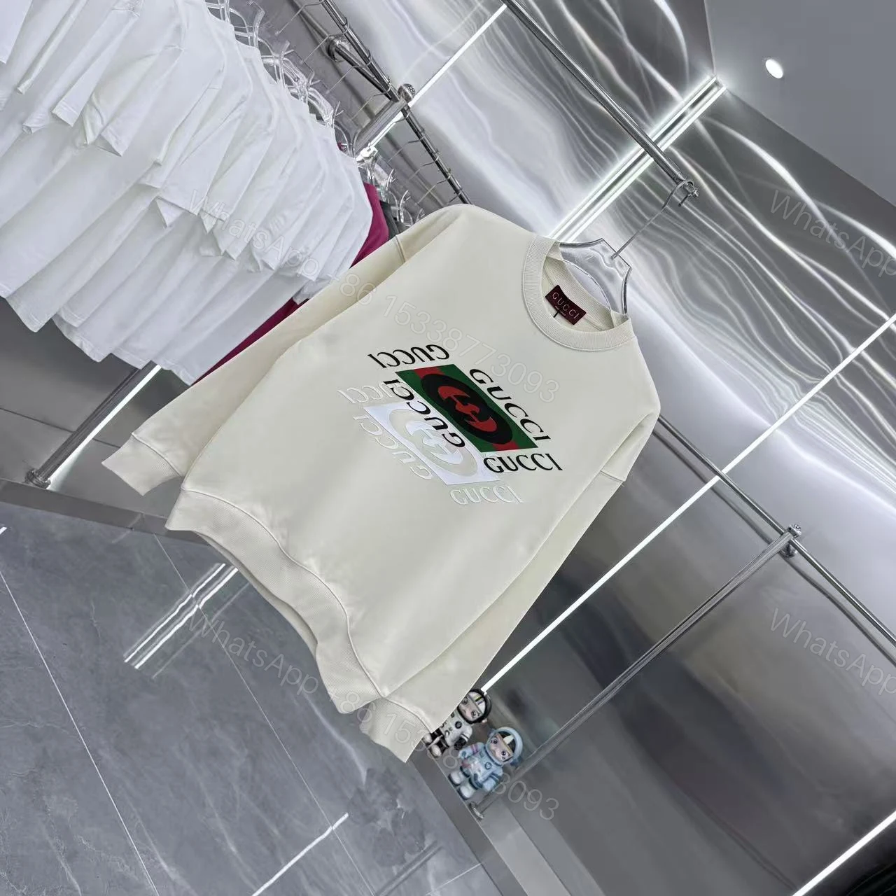 Gucci一比一長袖白色紅綠LOGO立體印花2026秋冬新款 — view 1