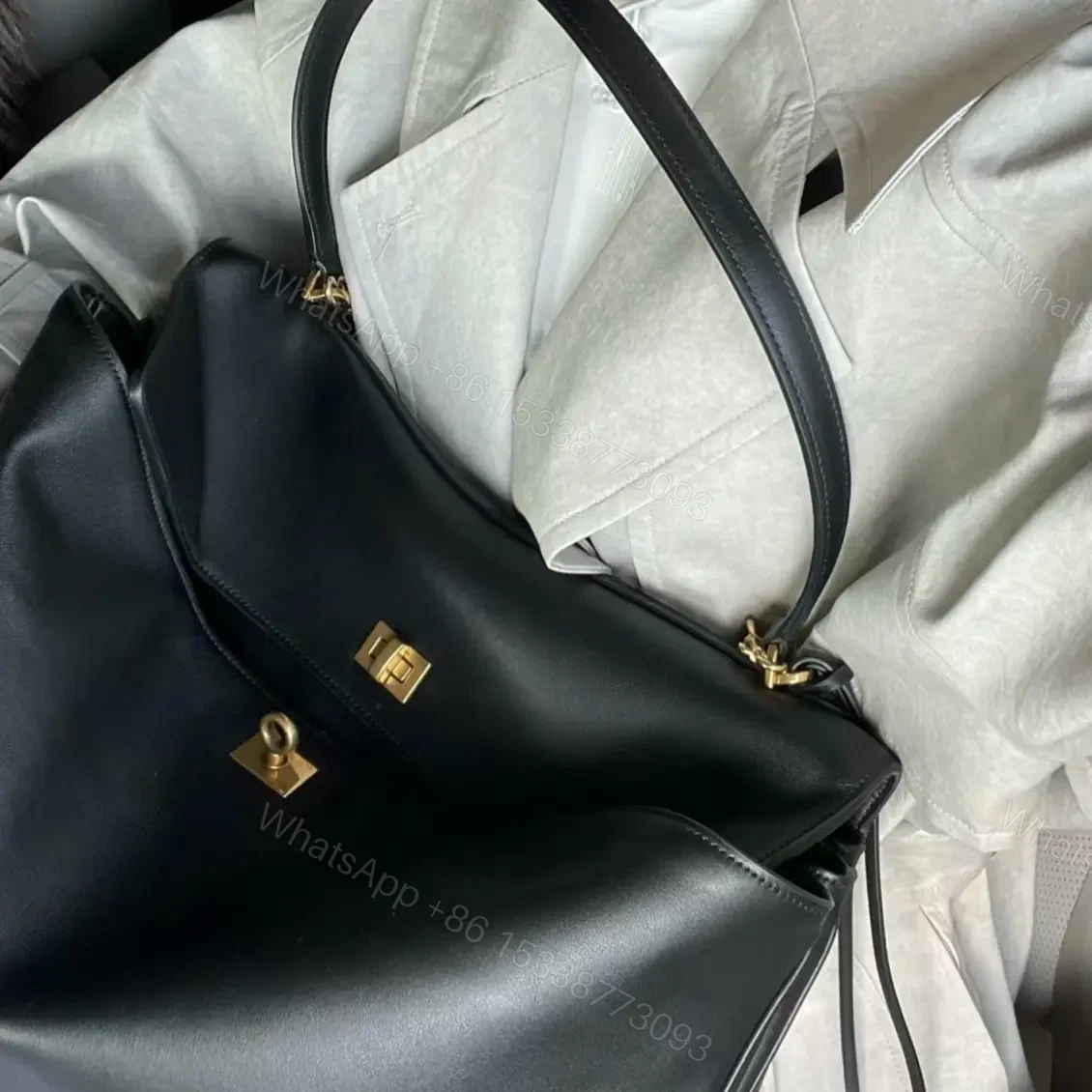 View 13 of 高仿Balenciaga*Rodeo系列V51000小牛皮手袋黑金大號免檢版