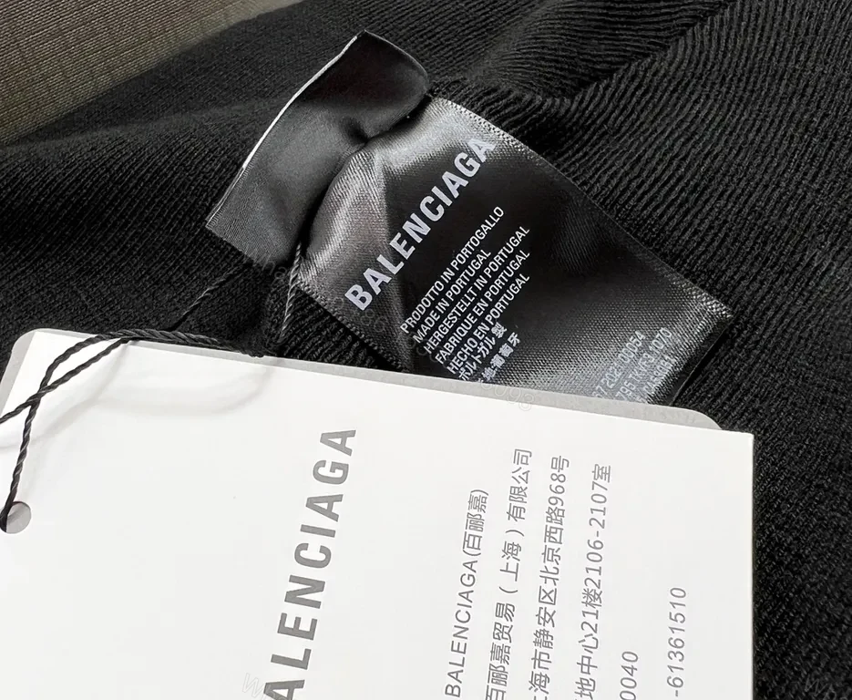 View 9 of Balenciaga-Style Knit Beanie: Premium Black, All-Day Warmth