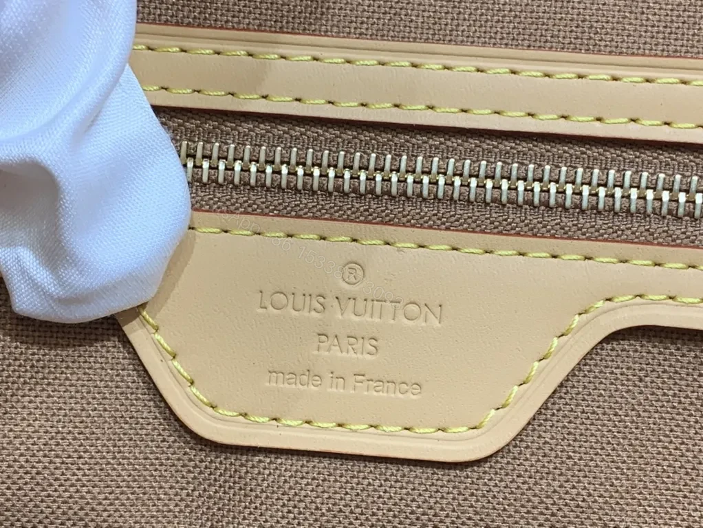 View 4 of Iconic Monogram Tote: Timeless Everyday Luxury Bag