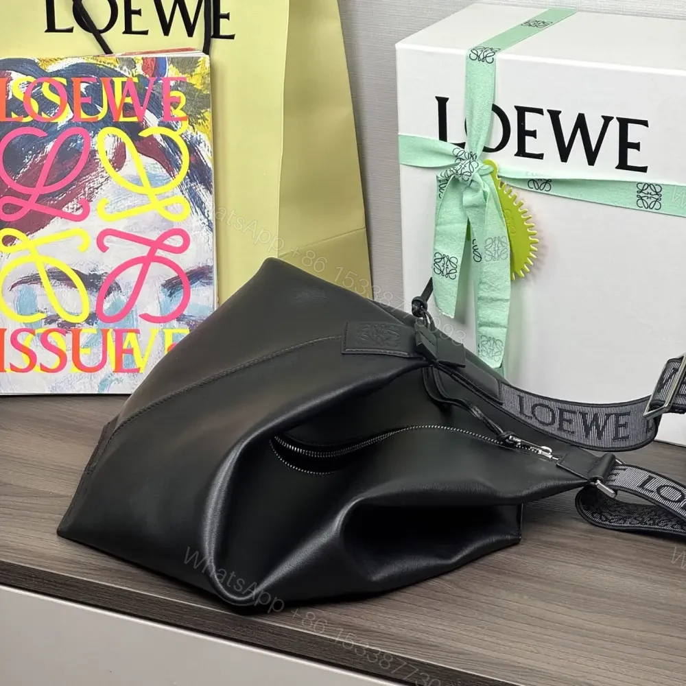 View 8 of 高仿Loewe*Cubi系列1100小牛皮斜挎包黑色大號免檢版