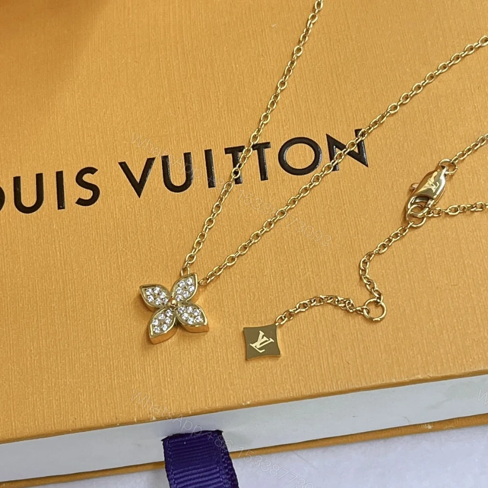 View 4 of Louis Vuitton Star Blossom Bracelet Gold Q95666