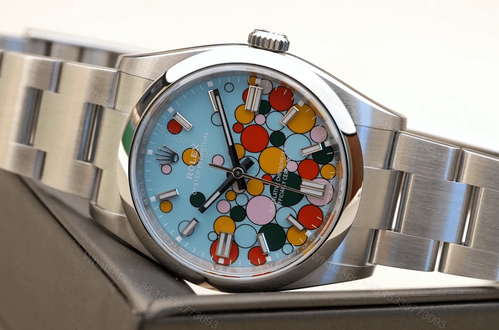 View 3 of Nuevo modelo Rolex “Celebration” Oyster Perpetual 2023 Replica
