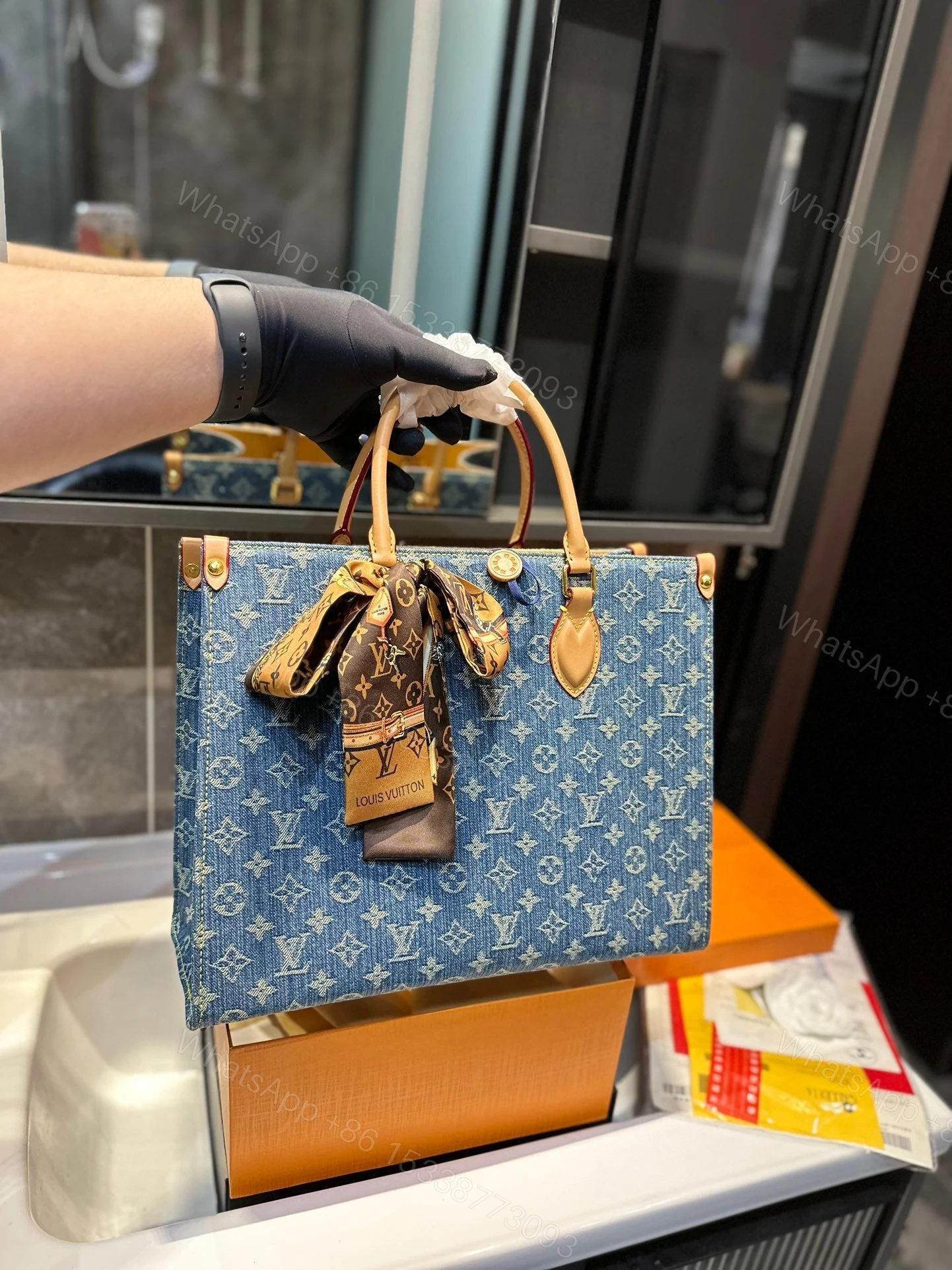 New LV Remix OnTheGo MM — view 1