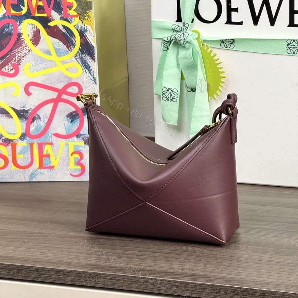 View 6 of 高仿Loewe*Fold系列7240小牛皮手提單肩包酒紅色免檢版