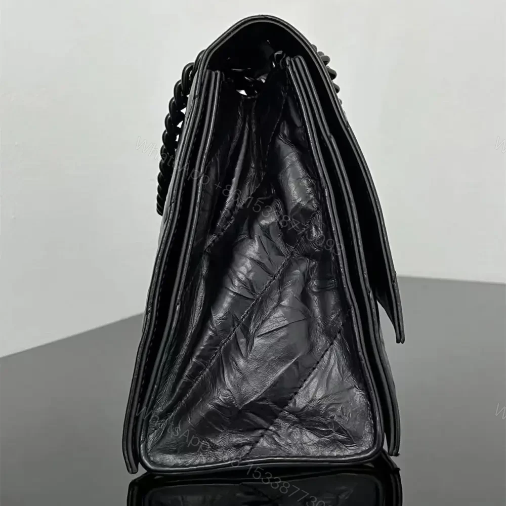 View 4 of 高仿BalenciagaCrush沙漏包油蠟黑S