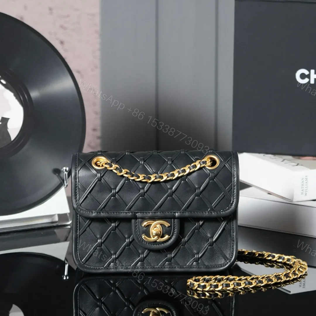 Chanel 25C Flap Bag 19cm Black Quilted Lambskin — view 1