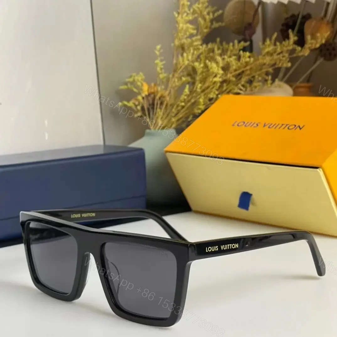 Louis Vuitton Men Sunglass Black-Gray UV Protection — view 1