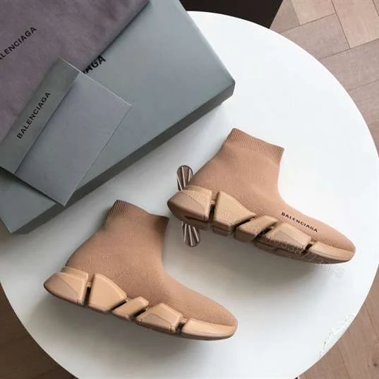 View 5 of BALENCIAGA MEN’S SPEED 2.0 SNEAKER IN BEGIE – BB141