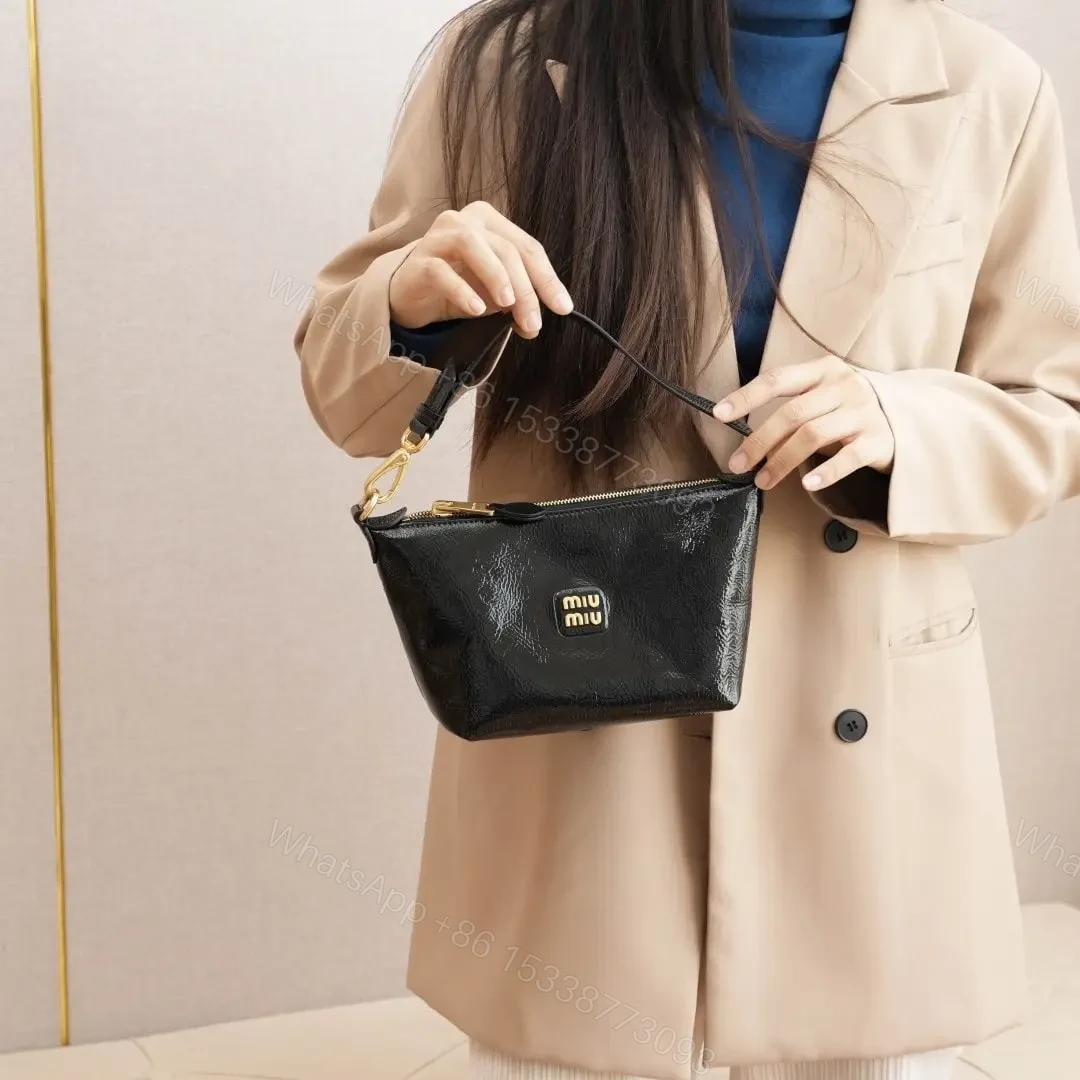 View 16 of 高仿miumiu*Naplak系列5NE841小羊皮飯盒包黑色免檢版