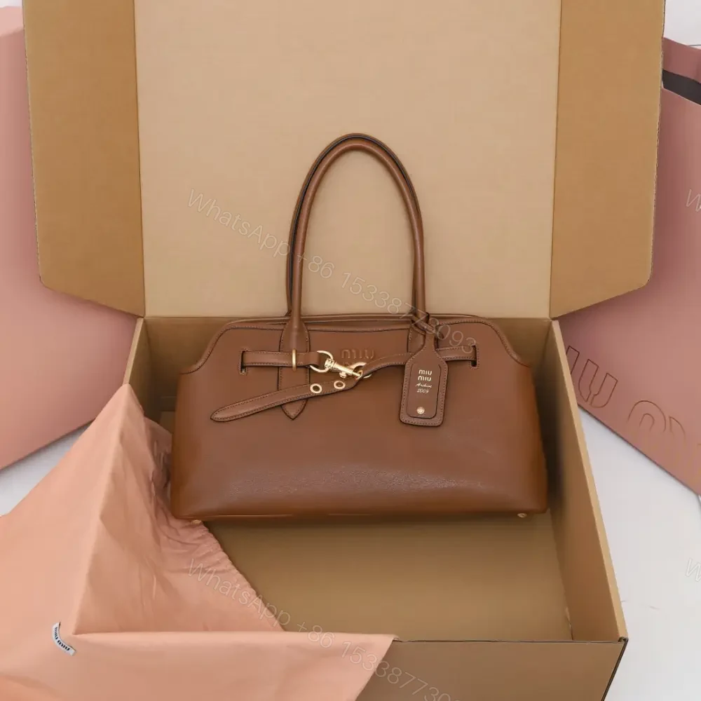 View 10 of 高仿miumiu*Aventure系列5BG310小羊皮Tote手袋橡木色免檢版