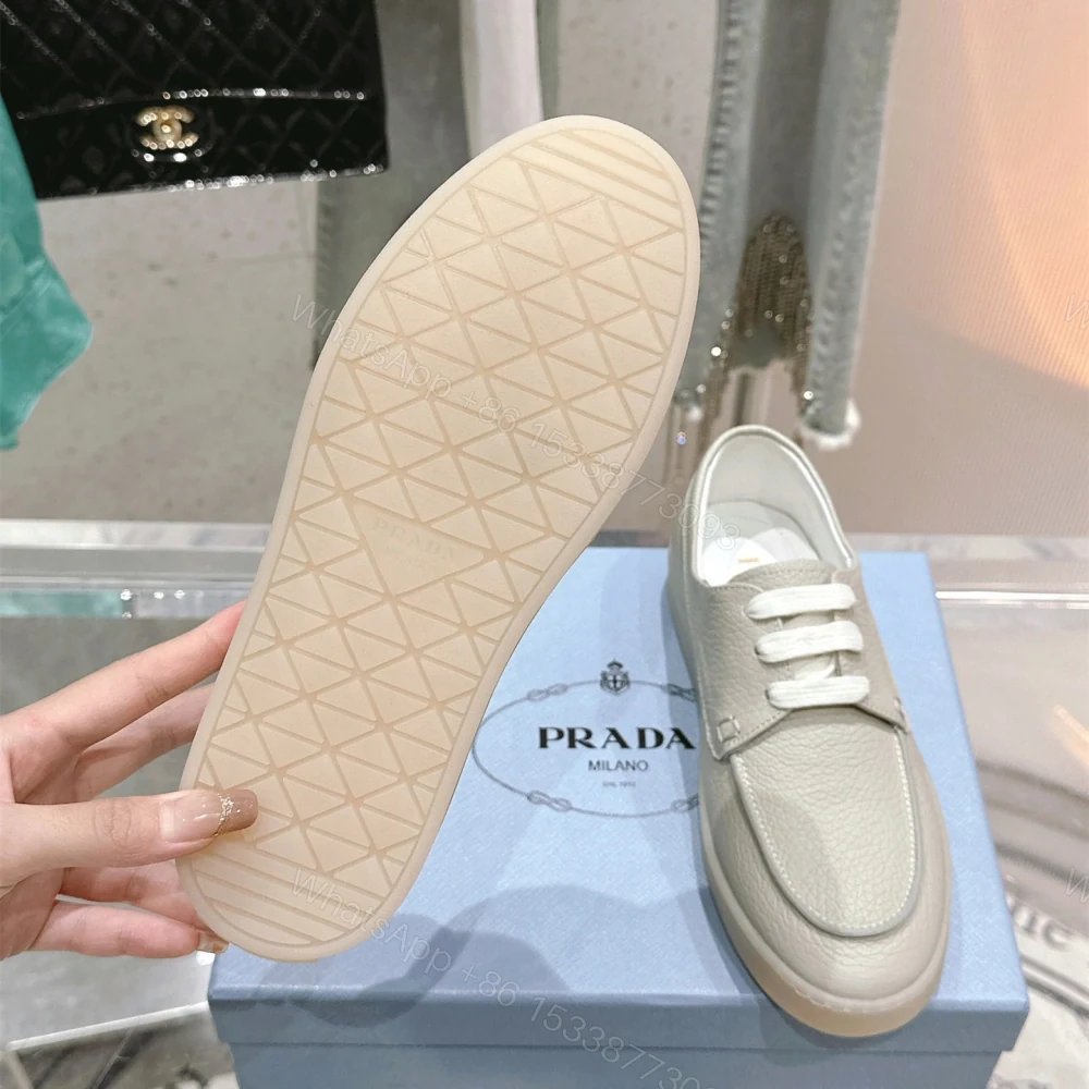 View 9 of 高仿Prada*2EE397C男女同款復古商務鞋灰色免檢版