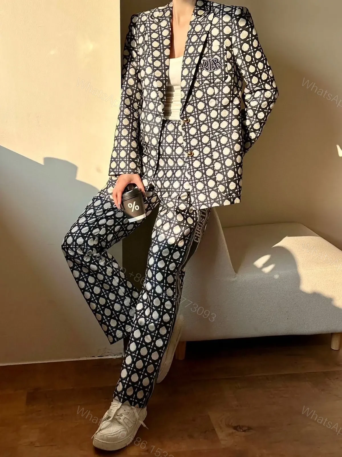 DIOR — view 1