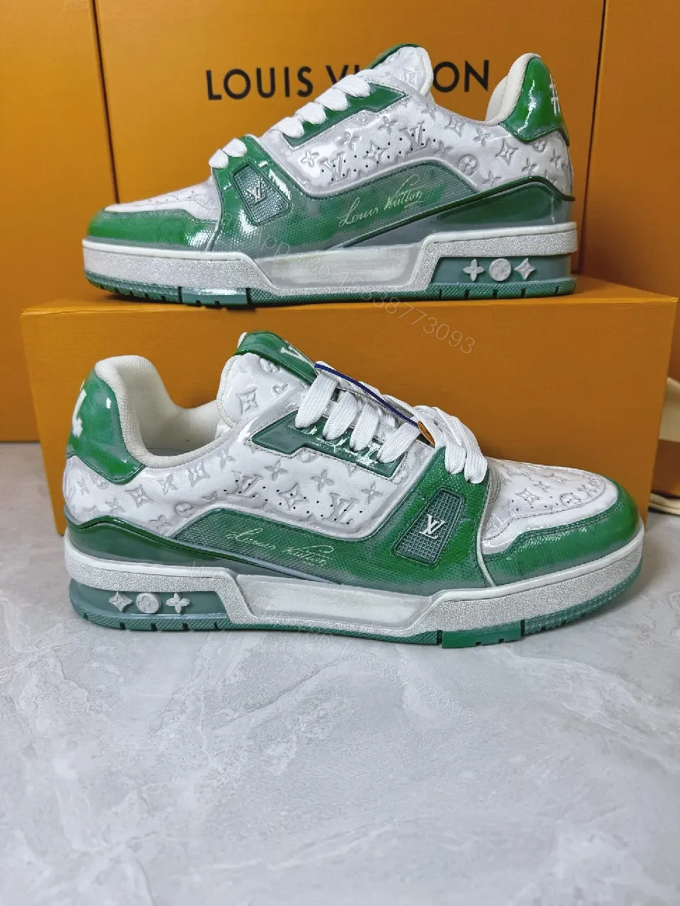 View 8 of Green & White Signature Sneakers: Bold Contrast Accents, Premium Comfort