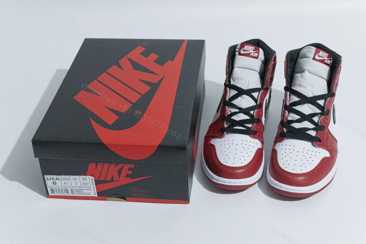 View 5 of Air Jordan 1 Retro High Chicago (2015) 555088-101
