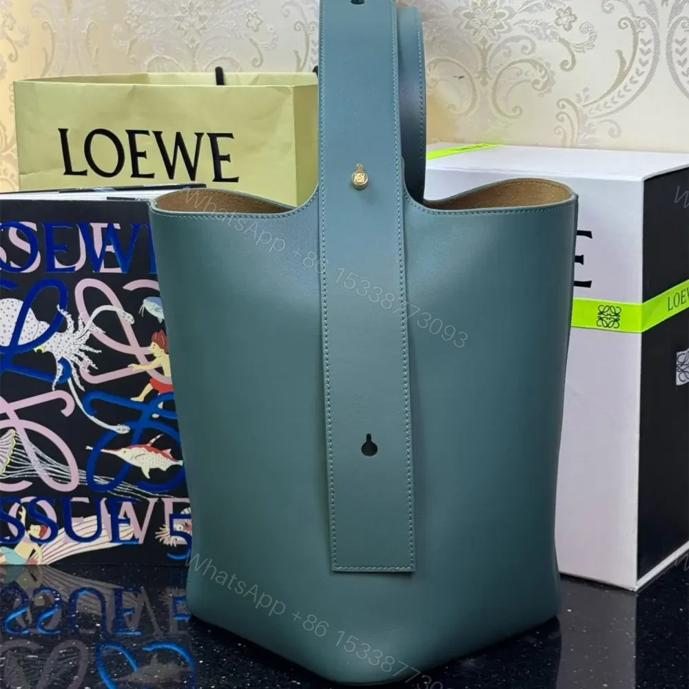 View 2 of 高仿Loewe*Bucket系列4535水桶包香根草色中號免檢版