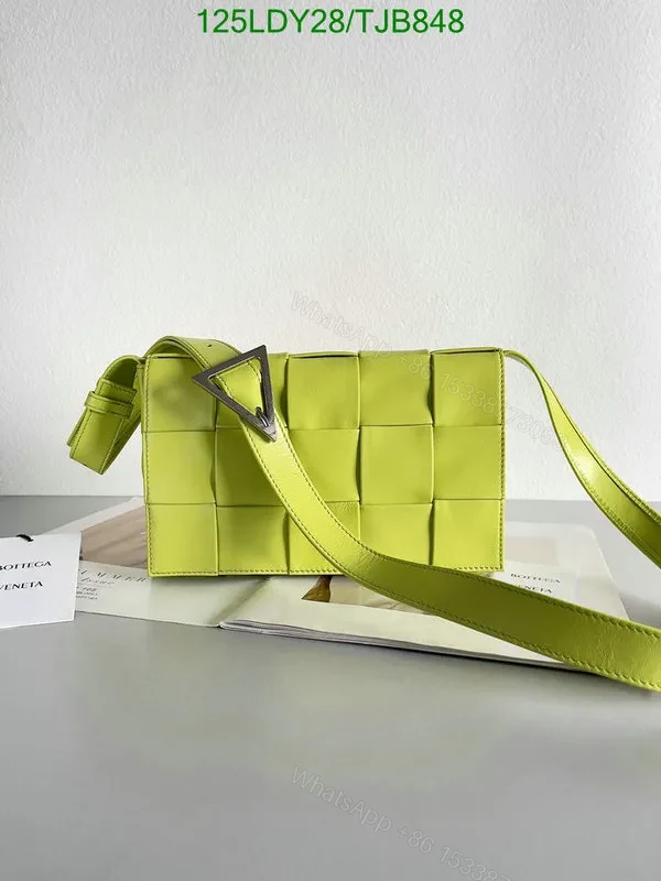 View 102 of Bottega Veneta Premium Nappa Leather Intrecciato Weave Bag with Magnetic Fastening BV9101