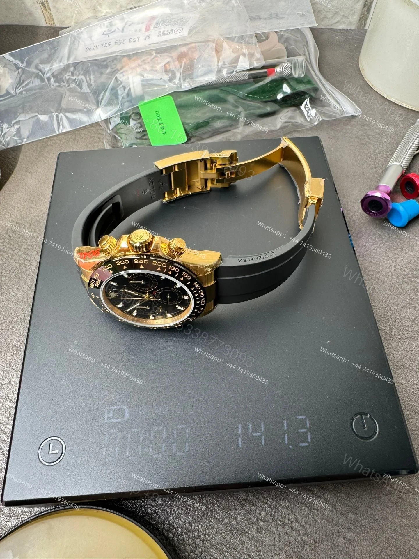 View 14 of Rolex Daytona 1:1 Replica – M116518LN-0035 Black Dial Gold Case 4130 Super Clone