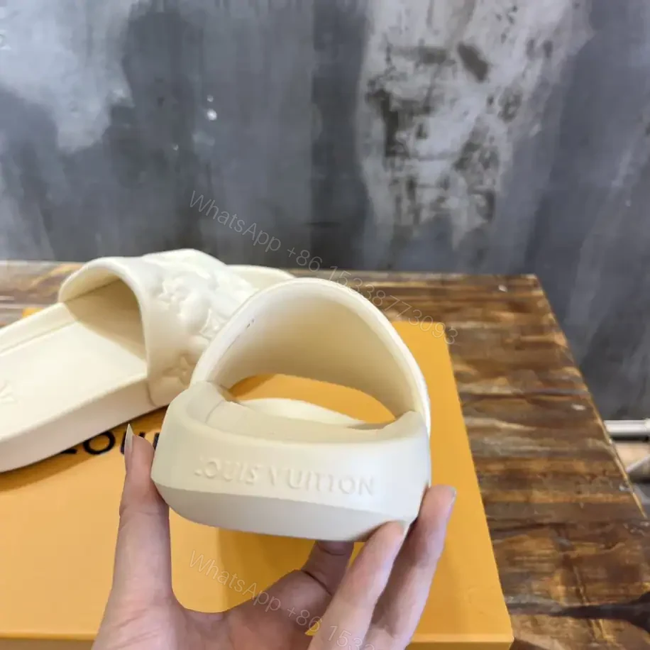 View 7 of LV WATERFRONT MULE – LVS37