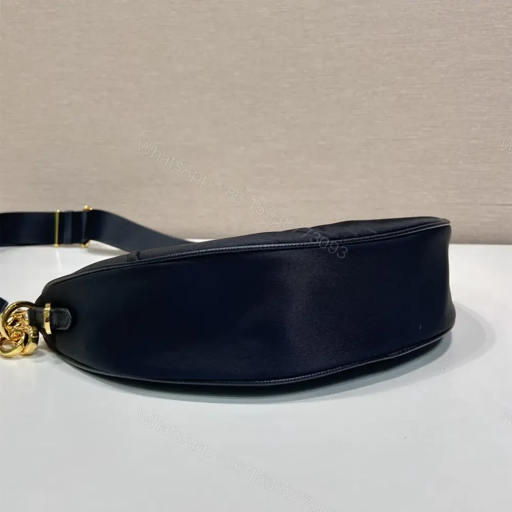 View 6 of 高仿Prada*RE-Nylon系列1BH222單肩半月包黑色免檢版