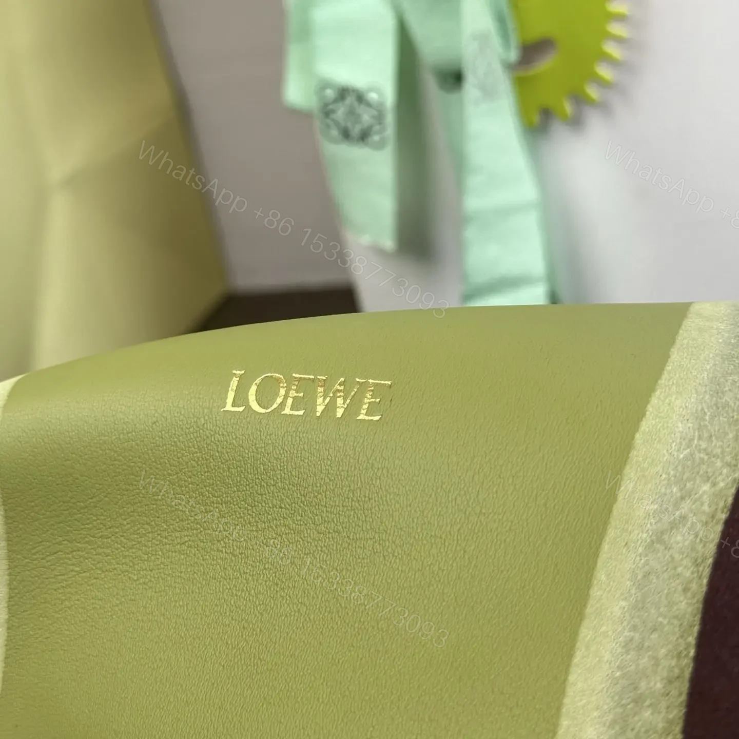 View 12 of 高仿Loewe*Flamenco系列0017拼皮單肩包巧克力中號免檢版