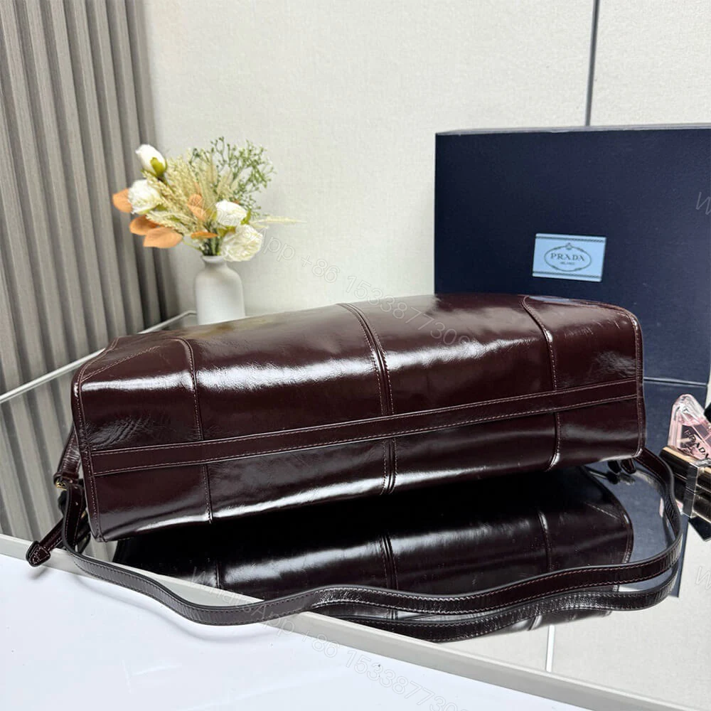 View 5 of Prada Bonnie extra-large leather handbag(HIGH-END GRADE)