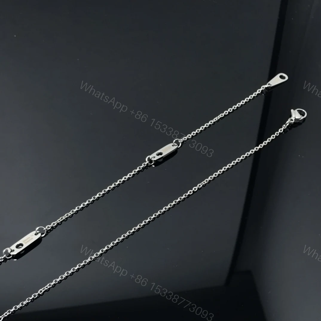 View 4 of EN – Lux LV Necklaces 043