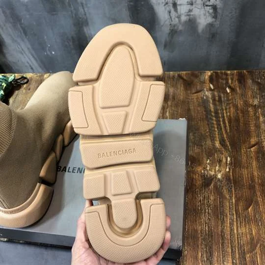 View 9 of BALENCIAGA MEN’S SPEED 2.0 SNEAKER IN BEIGE – BB153