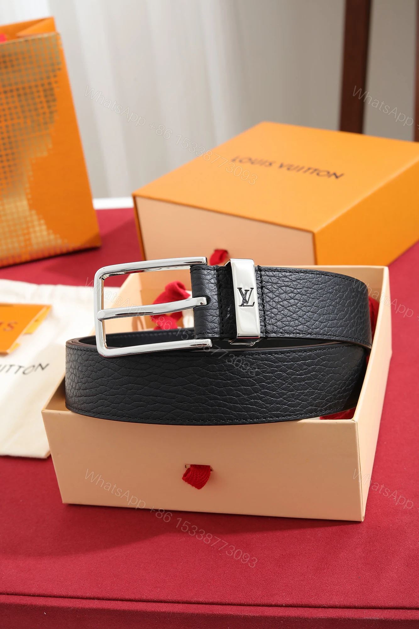LV 高仿男款黑色真皮皮帶 霧黑扣頭簡約商務風 — view 1
