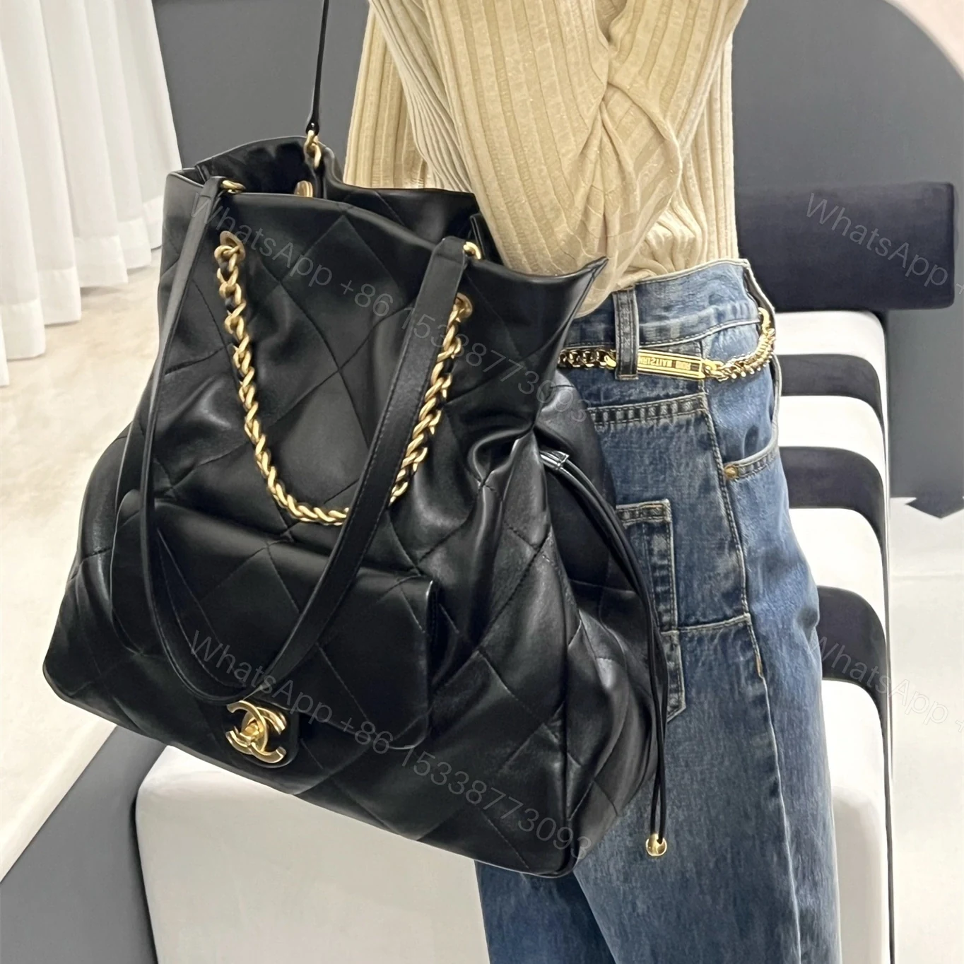 View 10 of 高仿Chanel*25C系列AS5315小羊皮單肩包購物袋免檢版