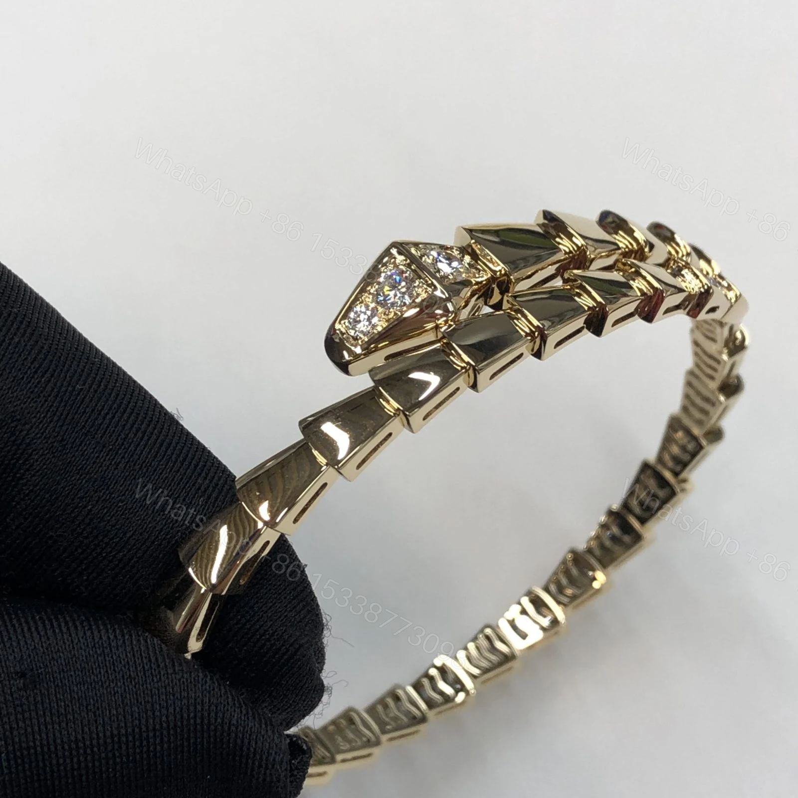 Bvlgari Serpenti Bracelet Tip Diamonds Yellow Gold 360707 — view 3
