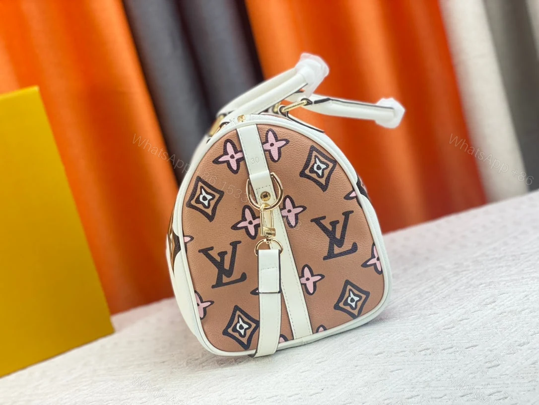 View 8 of New Arrival Bag LUV 786