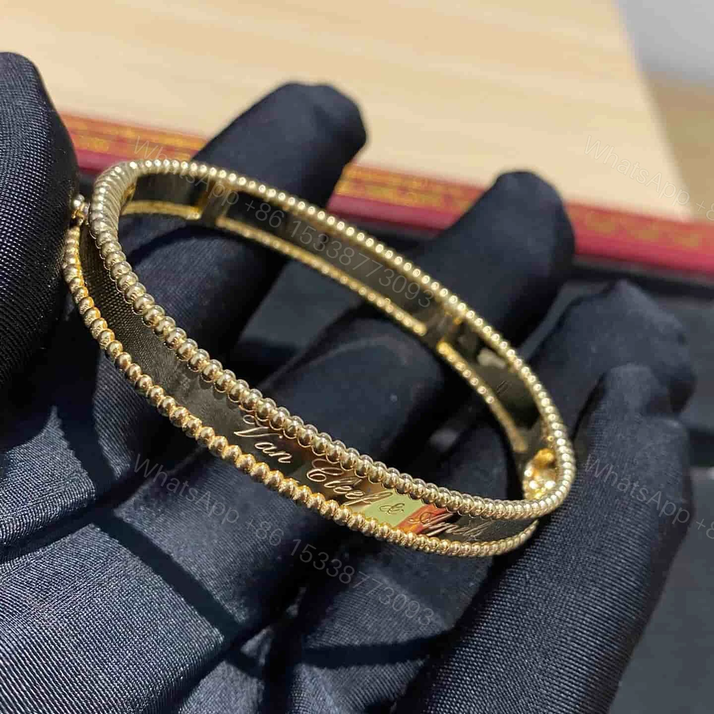 VCA Perlee Signature Bracelet Yellow Gold VCARP3K600 — view 1