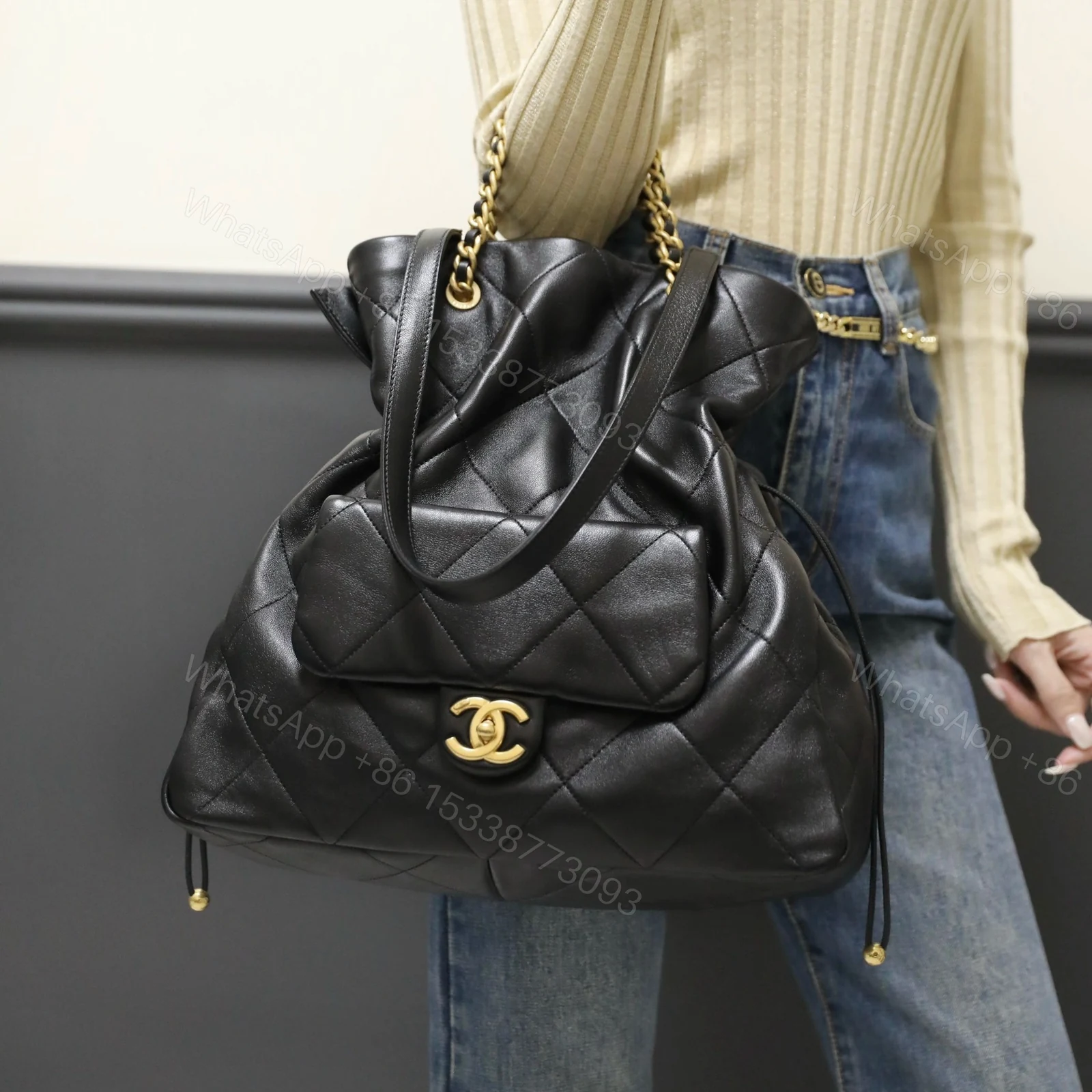 View 17 of 高仿Chanel*25C系列AS5315小羊皮單肩包購物袋免檢版