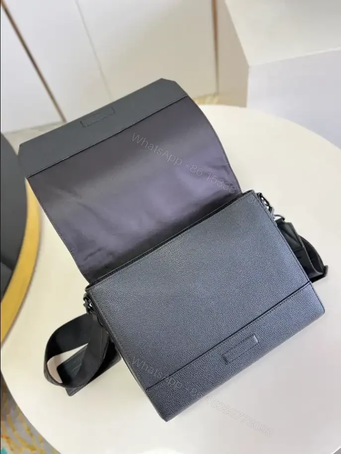 View 5 of LOUIS VUITTON TAKEOFF MESSENGER – LBV411