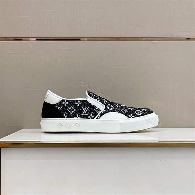 View 2 of LOUIS VUITTON TRAINER SNEAKER – LSVT291