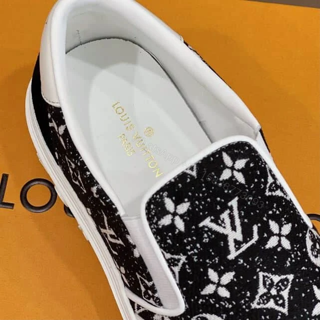 View 5 of LOUIS VUITTON TRAINER SNEAKER – LSVT291