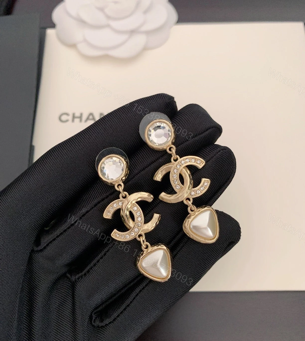 View 6 of EN – Lux Earring Chanel 033