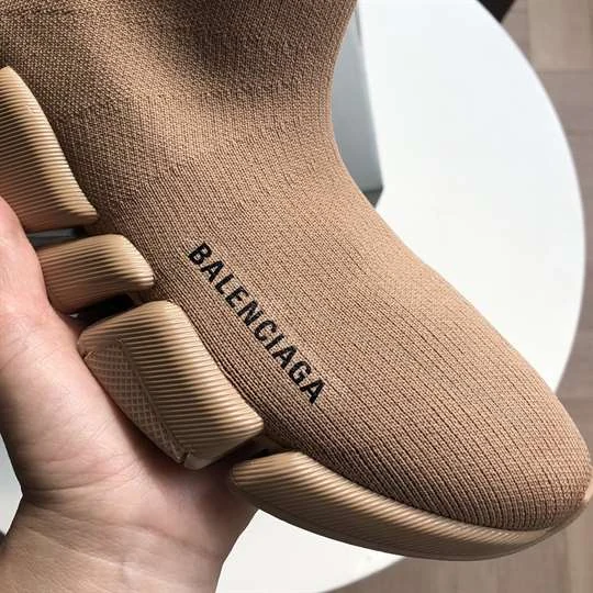 View 6 of BALENCIAGA MEN’S SPEED 2.0 SNEAKER IN BEGIE – BB141