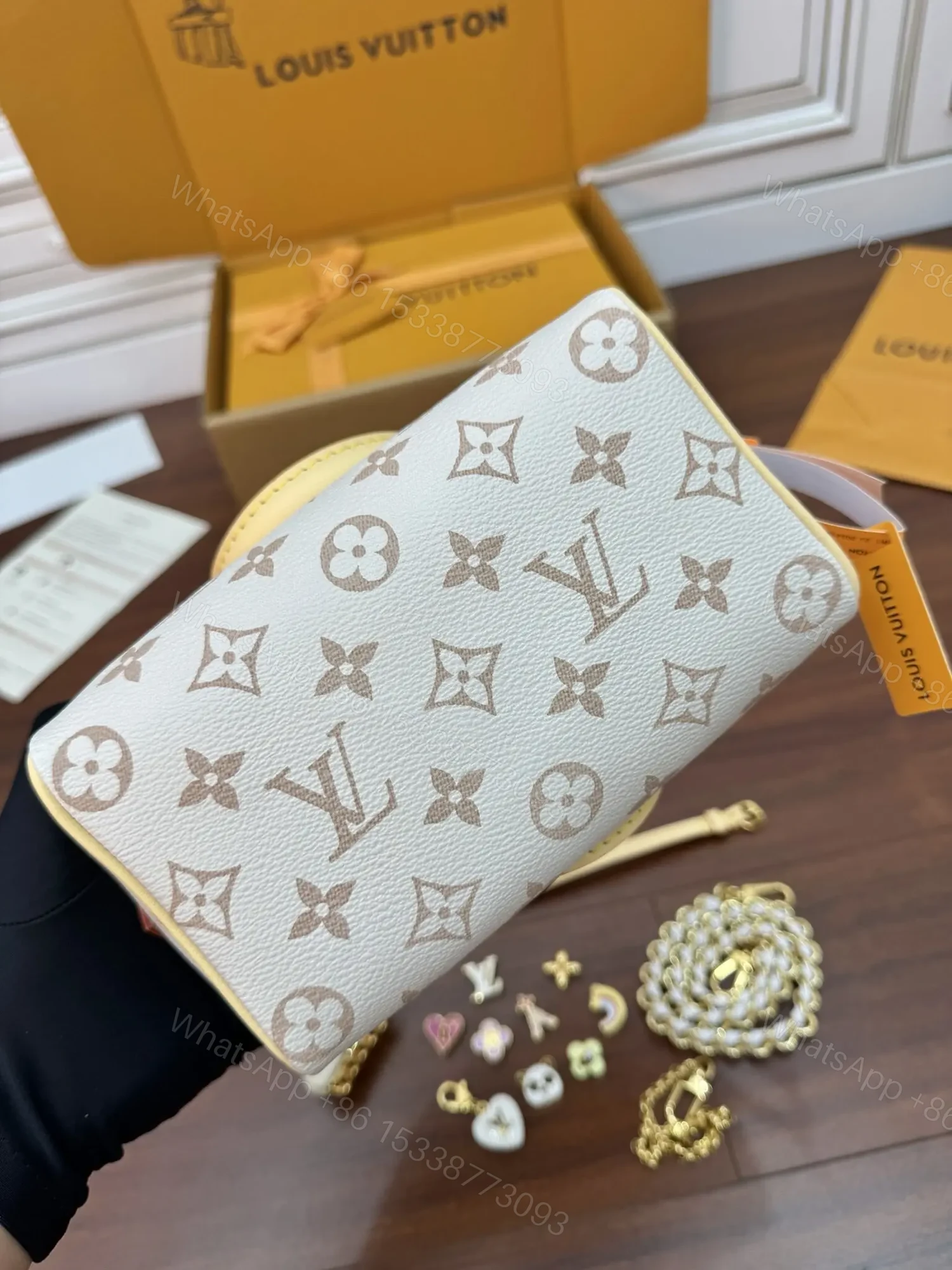 View 5 of Louis Vuitton Speedy Bandoulière 20 handbag (M24474)