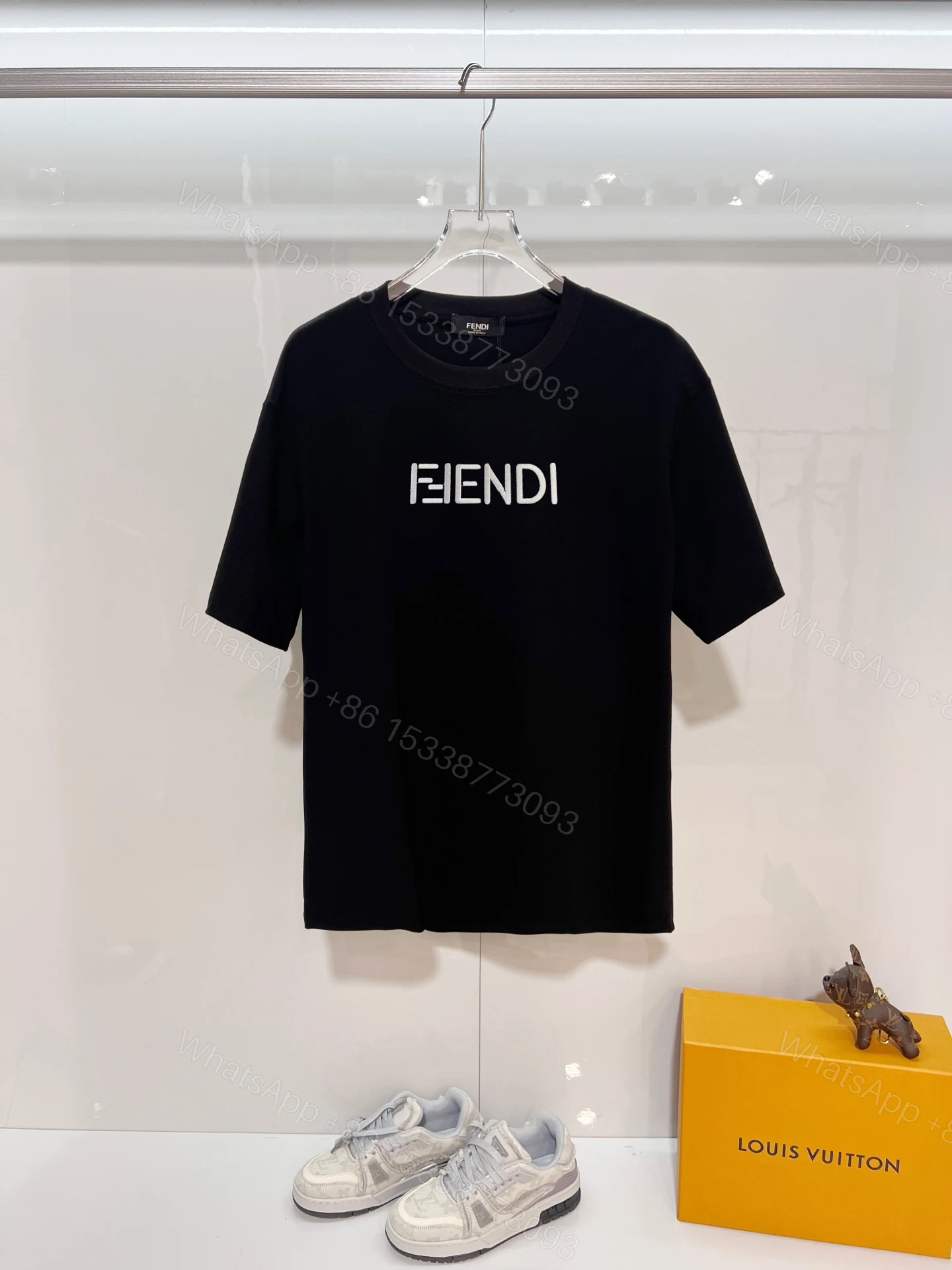 FENDI一比一簡約字母黑色短袖T恤精品百搭款 — view 1